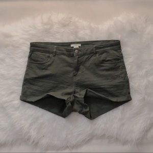 H&M Olive Green Mid-Rise Twill Shorts